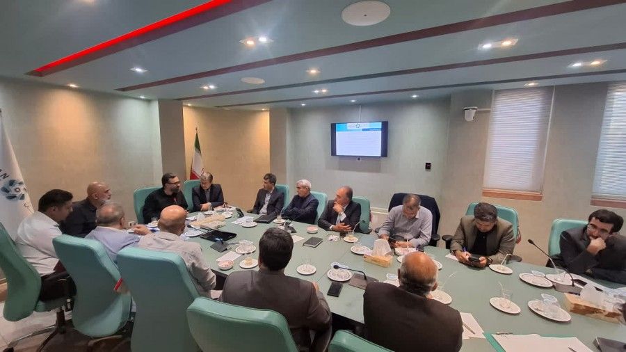 لزوم تغییر نگاه دولت به اصفهابررسی ویژه حمایت از صنایع آسیبدیده در نشست با تولیدکنندگان و فعالان اقتصادی