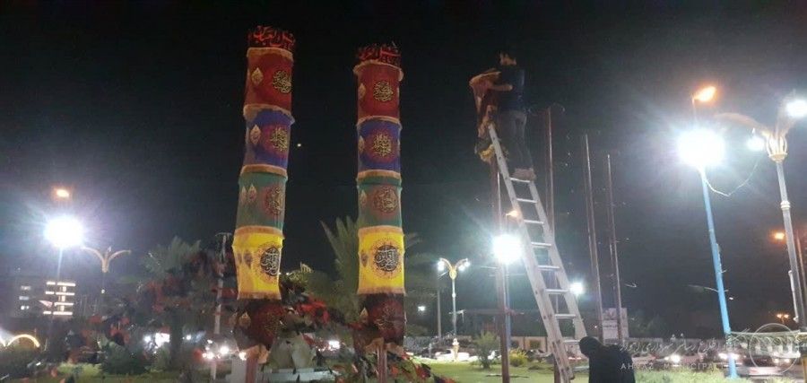 نصب کتلهای اربعین در میدان صداقت کوی باهنر در آستانه اربعین حسینی