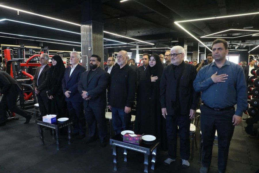 پاسداشت غیرت ملی و منش پهلوانی / پهلوان ایران در آوردگاه تکریم مدیریت شهری شیراز / گرگ پارسی نماد تواضع، وطن‌دوستی و ارتباط صمیمانه با مردم است