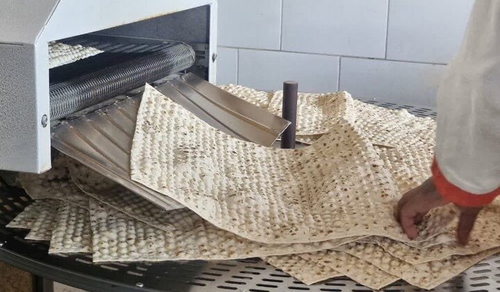 فرماندار تنگستان: رضایتمندی مردم در دستور کار نانوایان باشد