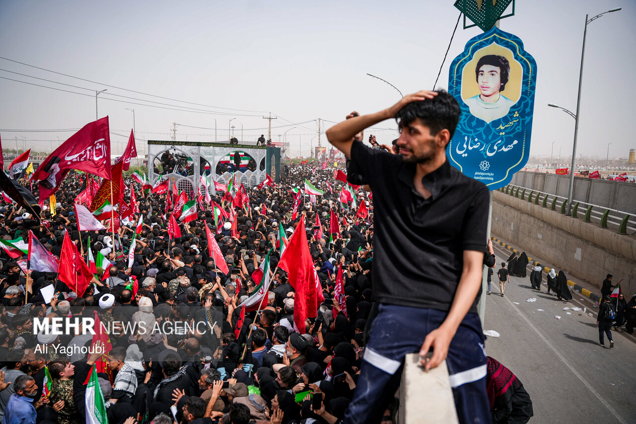 تشییع پیکر مطهر رهبر شهید انقلاب در قم - ۶