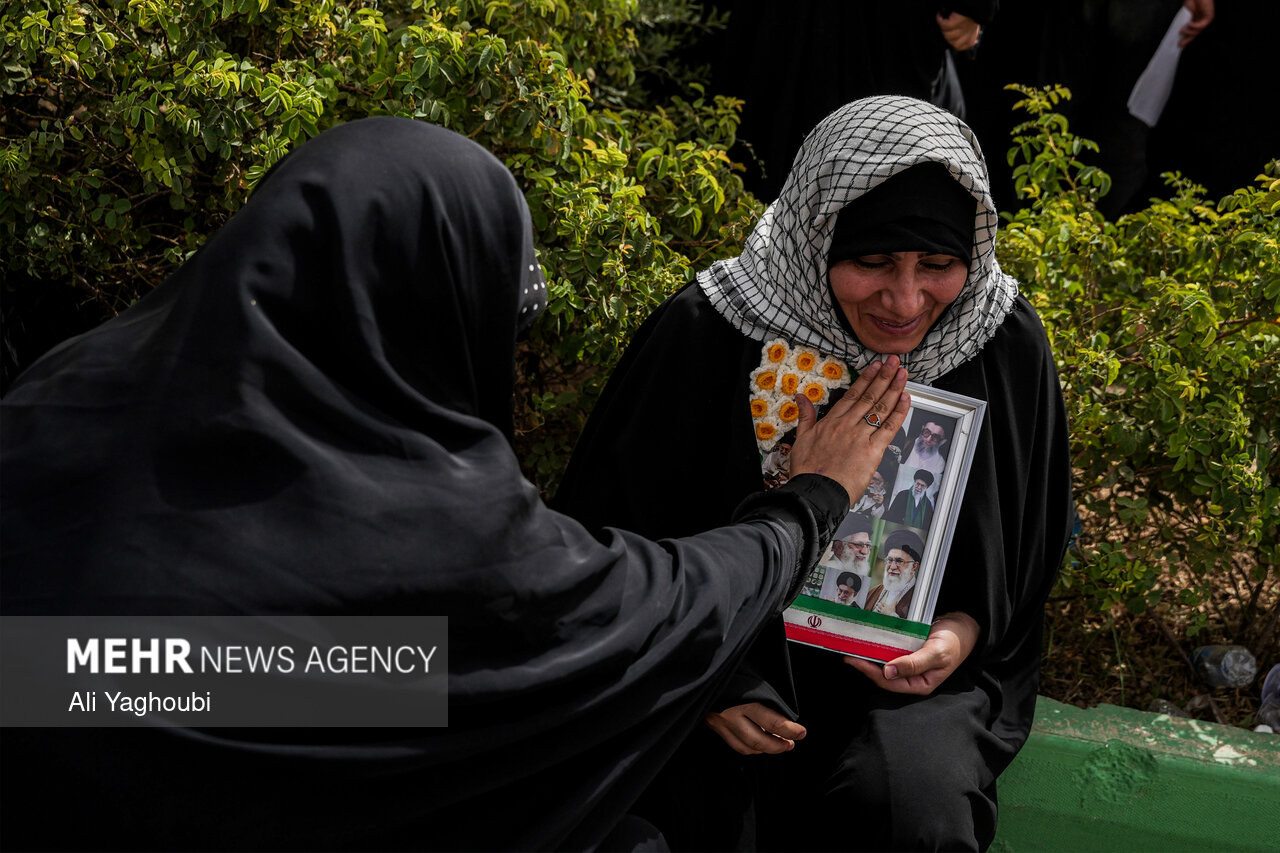 تشییع پیکر مطهر رهبر شهید انقلاب در قم - ۶