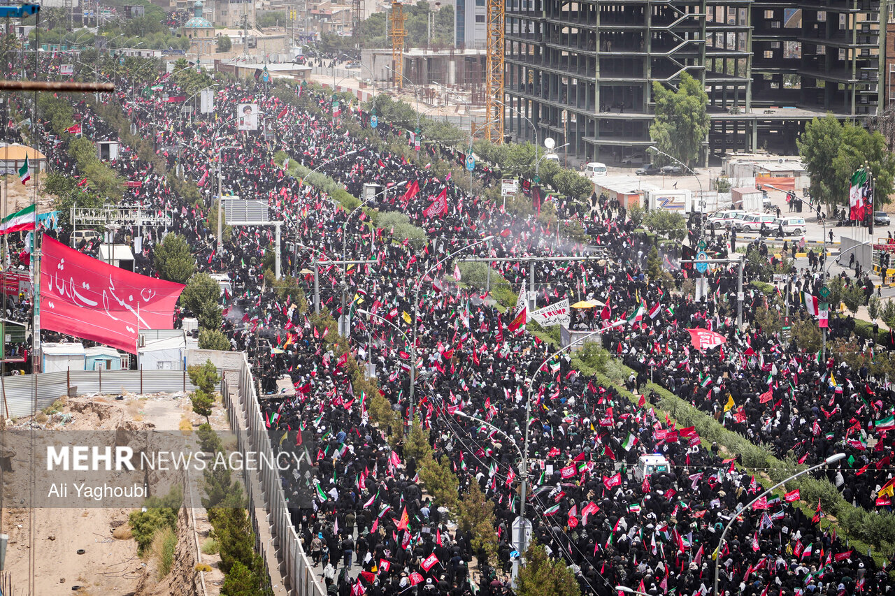 تشییع پیکر مطهر رهبر شهید انقلاب در قم - ۶