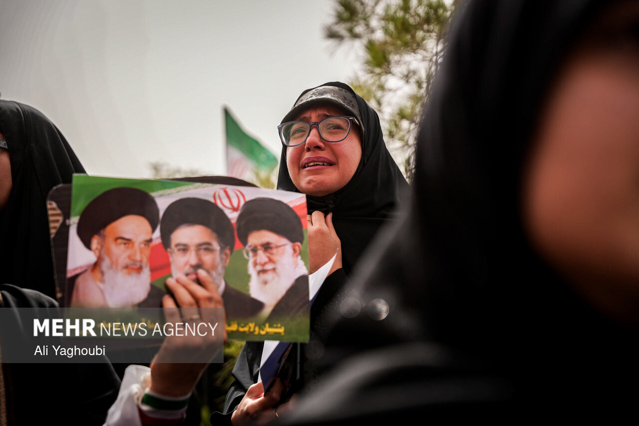 تشییع پیکر مطهر رهبر شهید انقلاب در قم - ۶