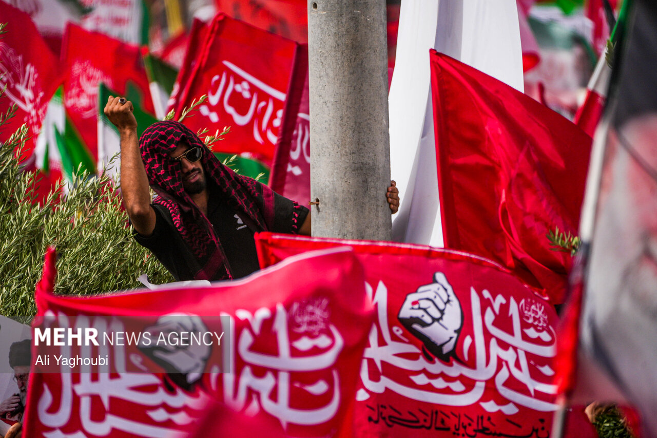 تشییع پیکر مطهر رهبر شهید انقلاب در قم - ۶