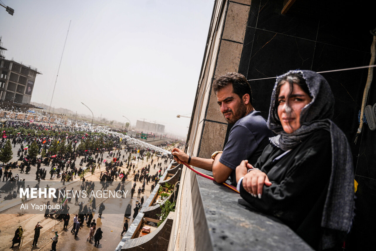 تشییع پیکر مطهر رهبر شهید انقلاب در قم - ۶
