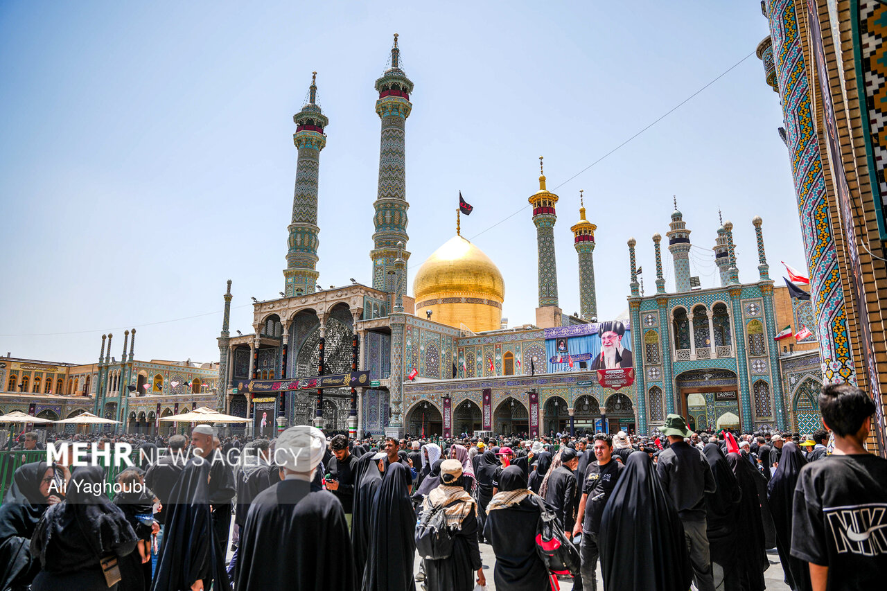 تشییع پیکر مطهر رهبر شهید انقلاب در قم - ۶