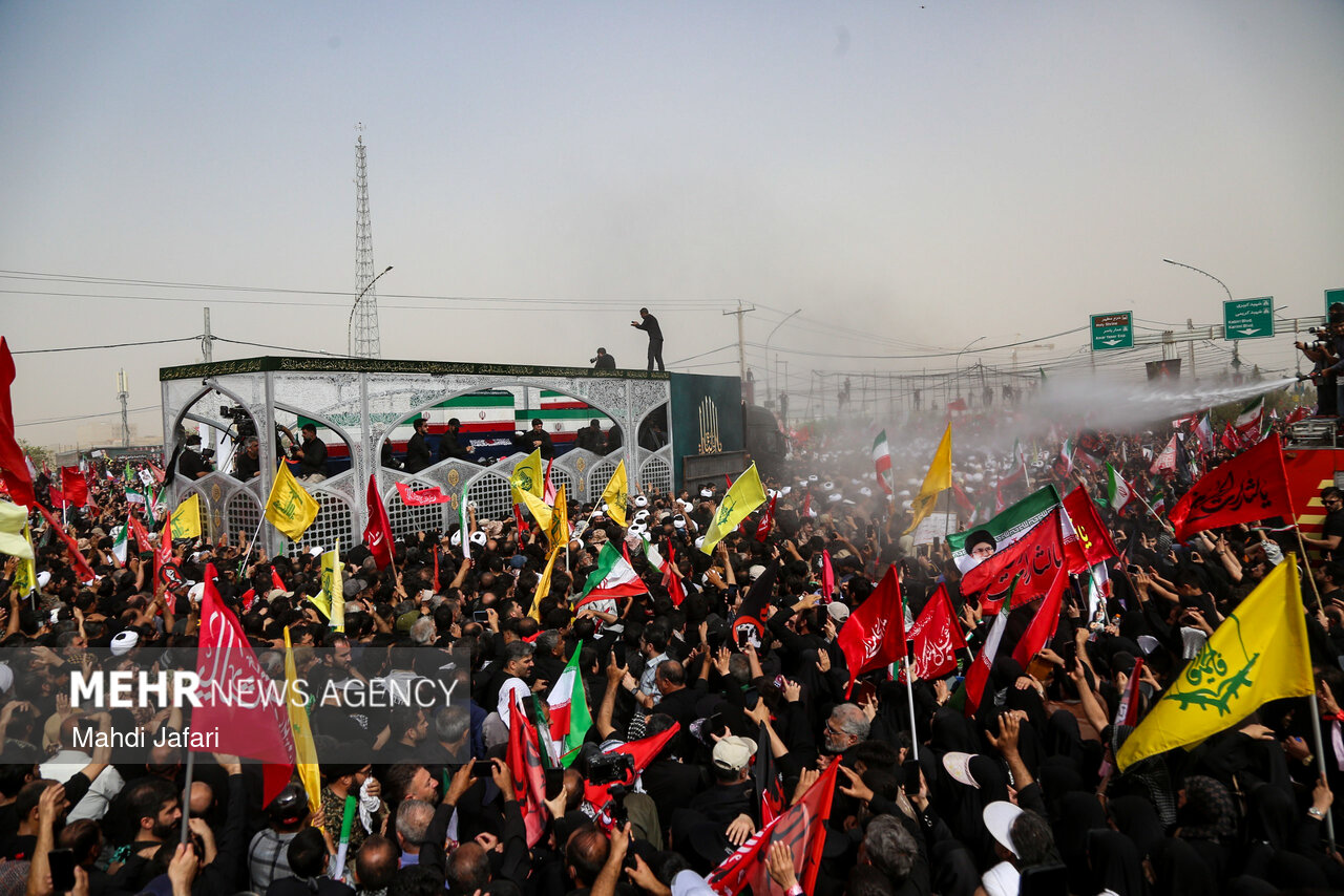 تشییع پیکر مطهر رهبر شهید انقلاب در قم - ۵