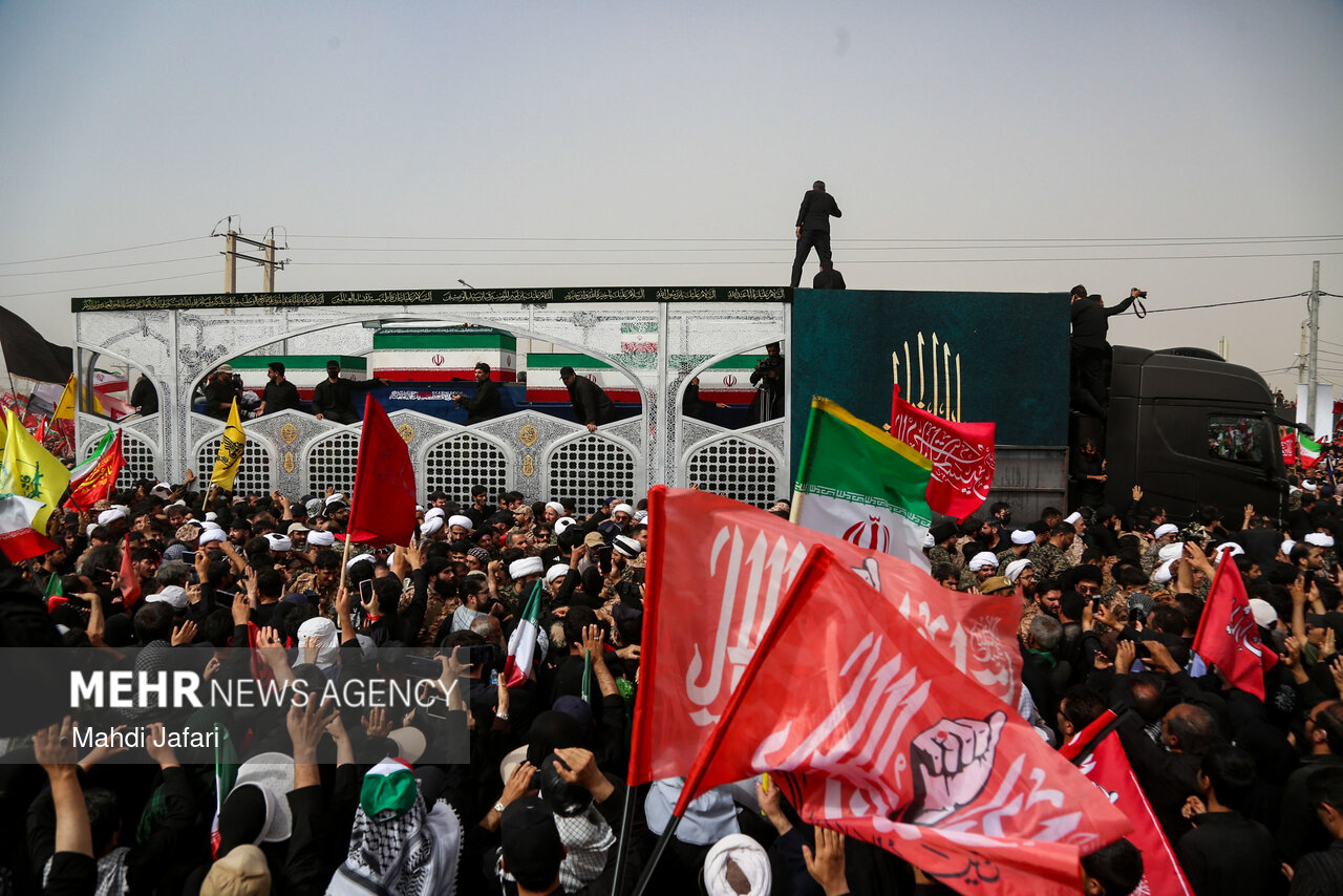 تشییع پیکر مطهر رهبر شهید انقلاب در قم - ۵