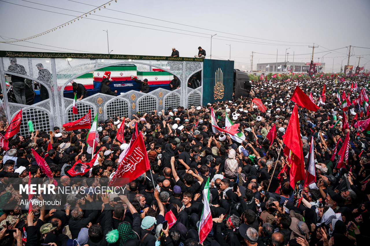 تشییع پیکر مطهر رهبر شهید انقلاب در قم - ۶