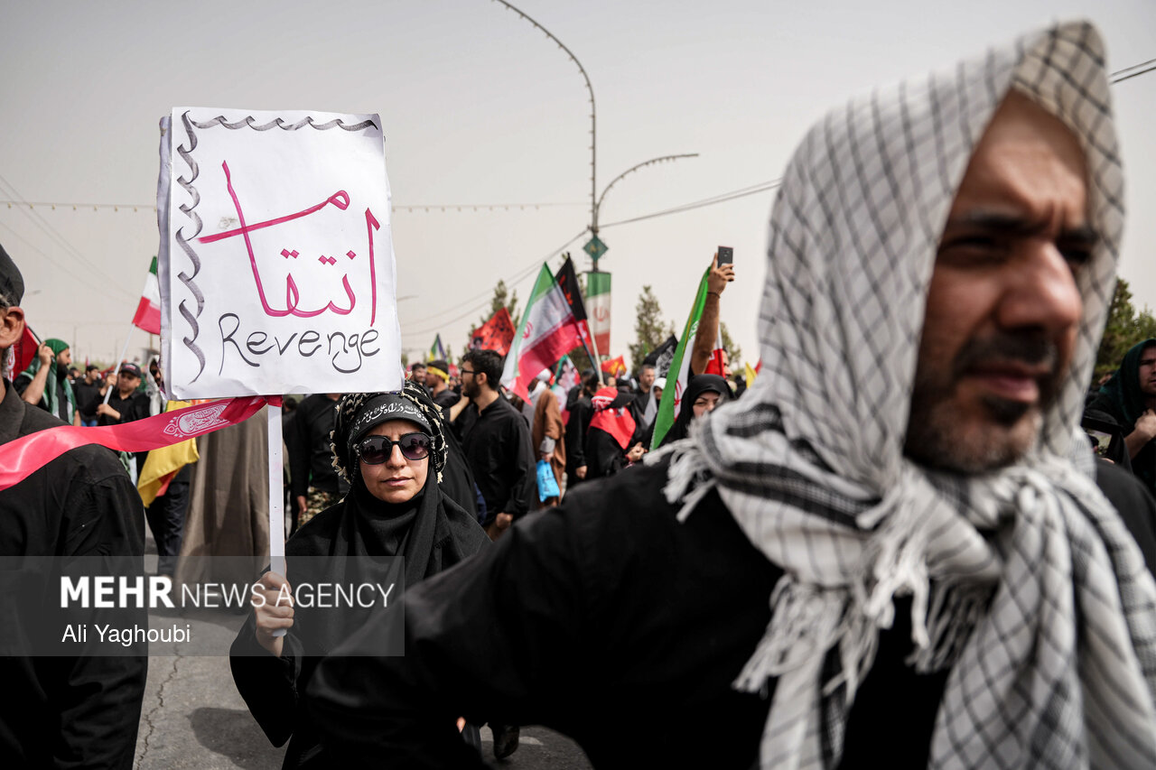 تشییع پیکر مطهر رهبر شهید انقلاب در قم - ۶