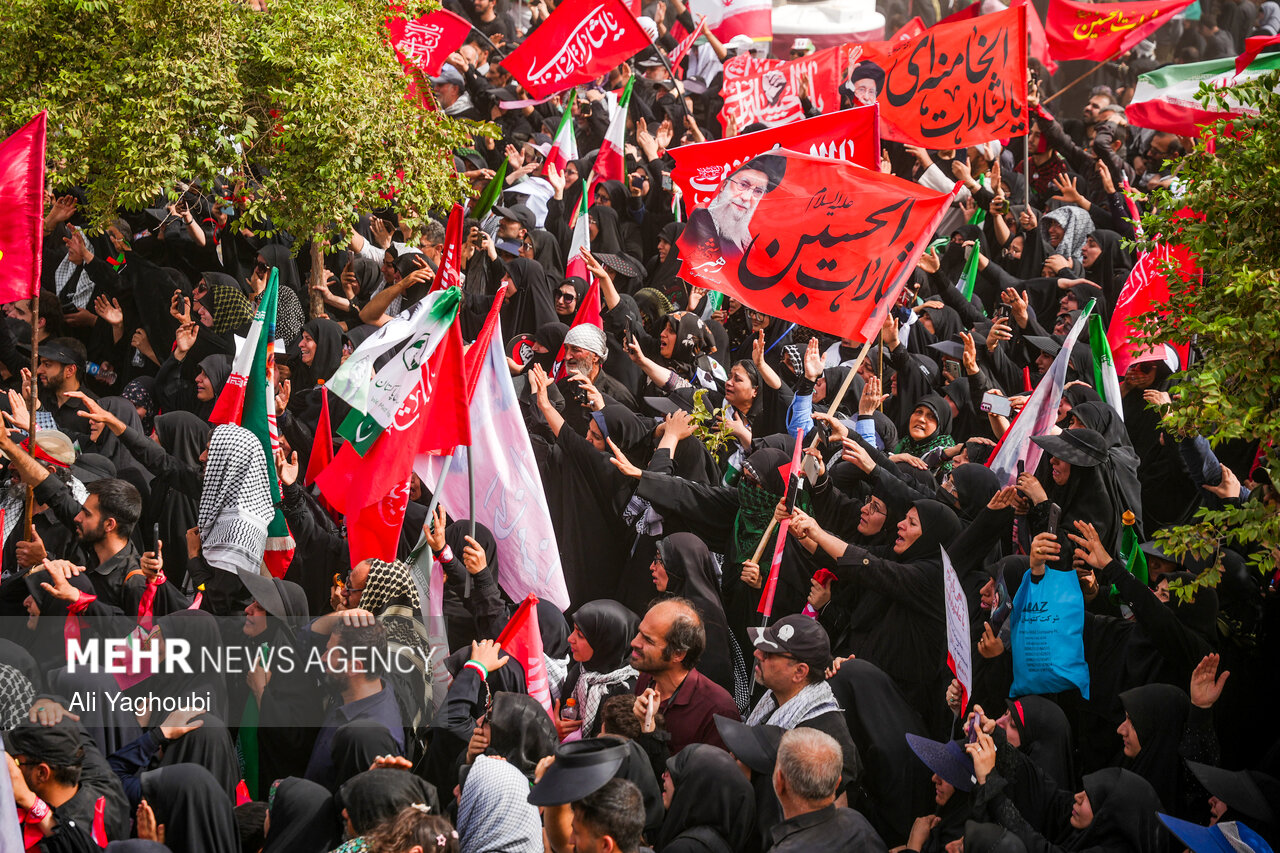 تشییع پیکر مطهر رهبر شهید انقلاب در قم - ۶