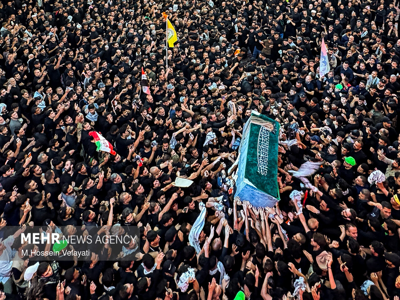 تشییع رهبر شهید انقلاب در کربلا