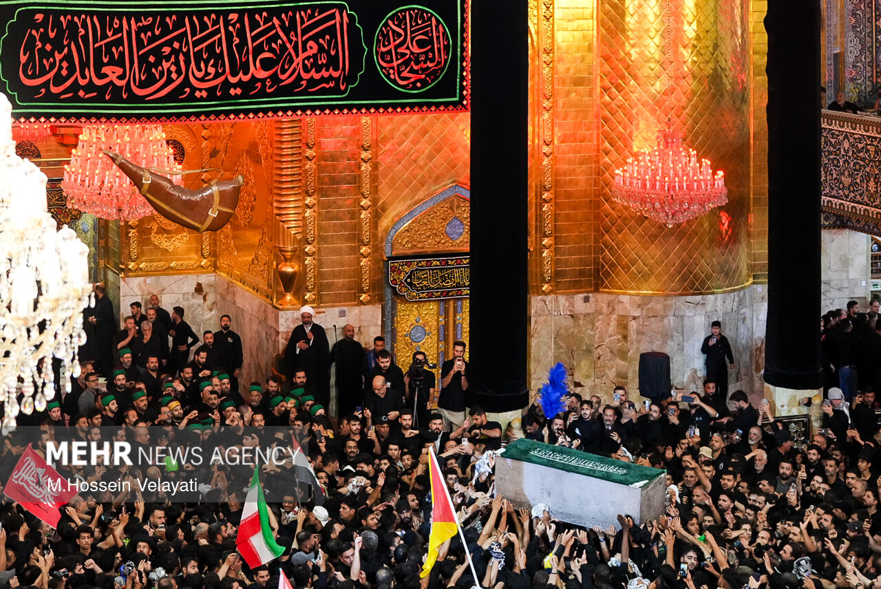 تشییع رهبر شهید انقلاب در کربلا
