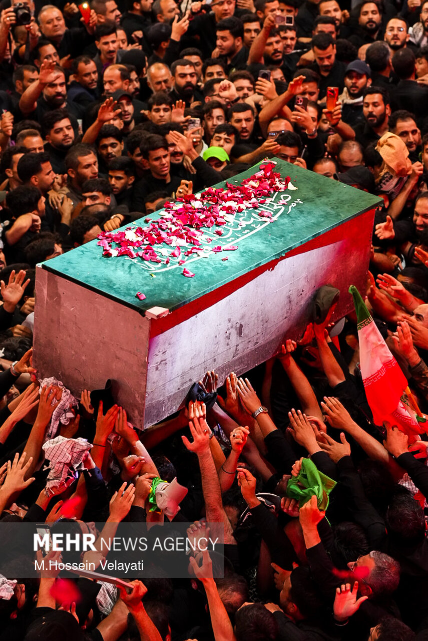 تشییع رهبر شهید انقلاب در کربلا