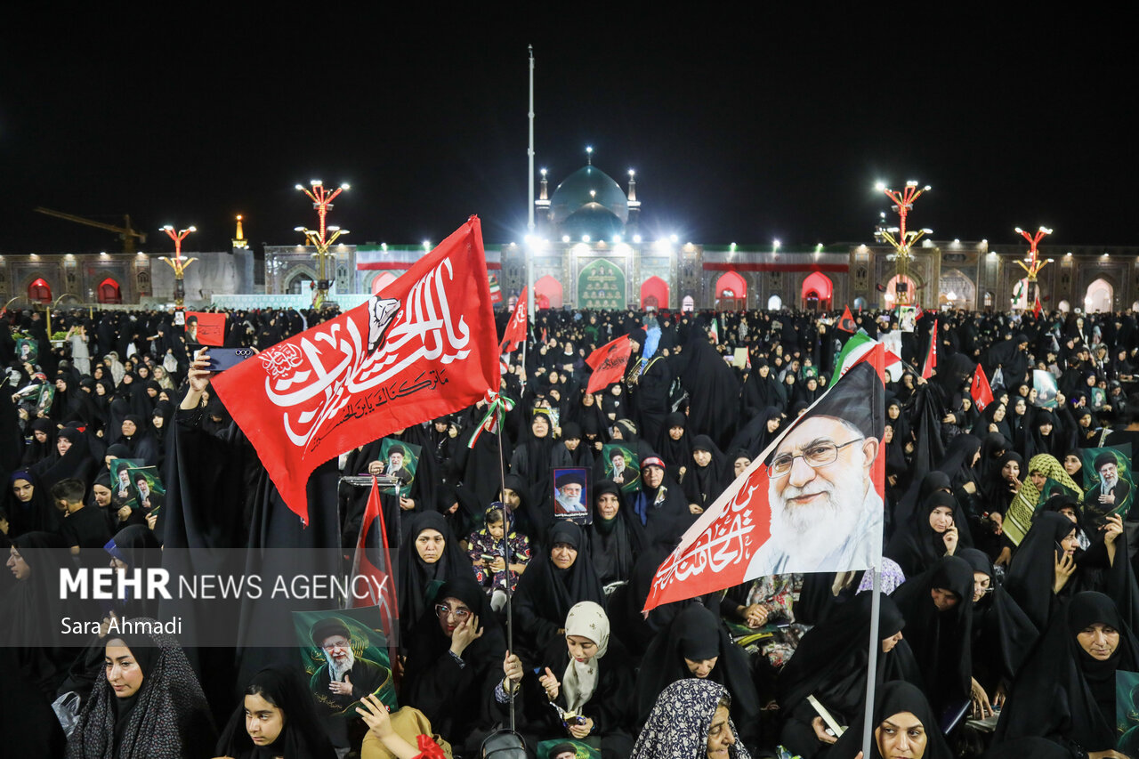 بزرگداشت رهبر شهید انقلاب در حرم مطهر رضوی