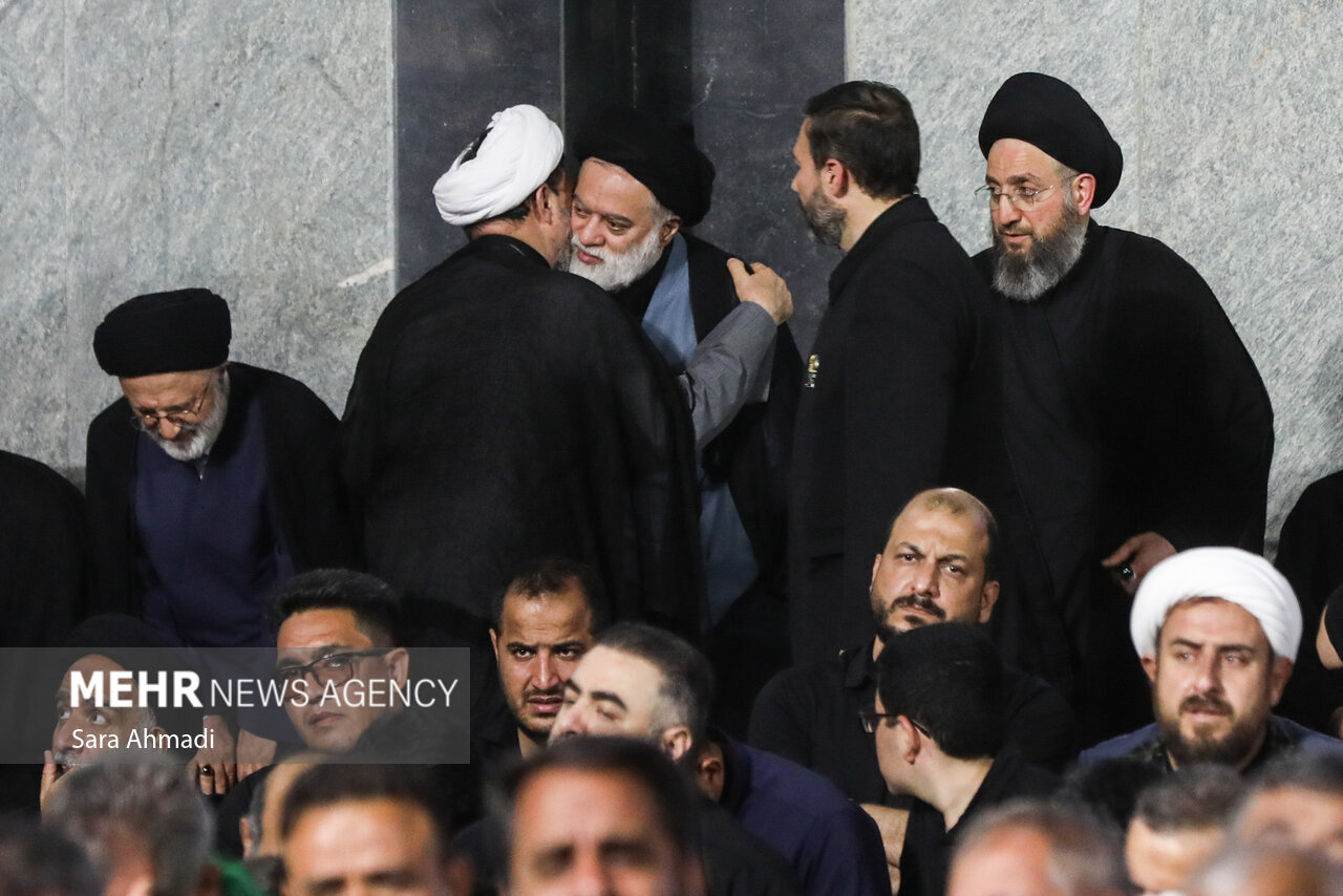 بزرگداشت رهبر شهید انقلاب در حرم مطهر رضوی