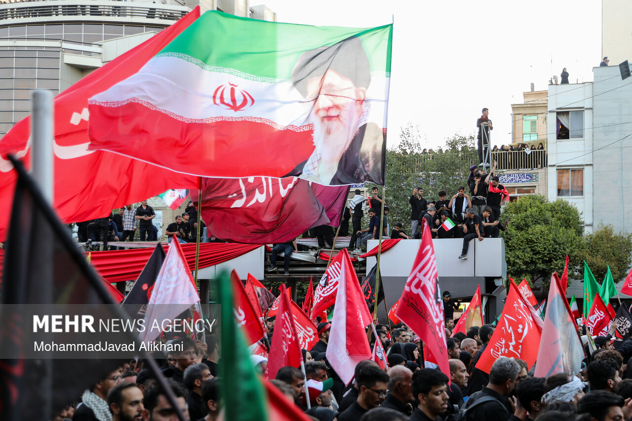 تشییع پیکر رهبر شهید انقلاب در مشهد - ۱۰