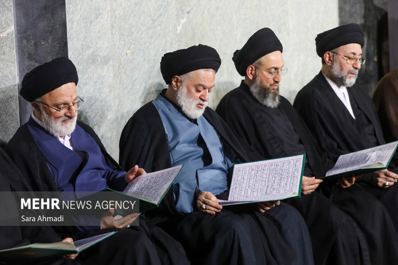 بزرگداشت رهبر شهید انقلاب در حرم مطهر رضوی