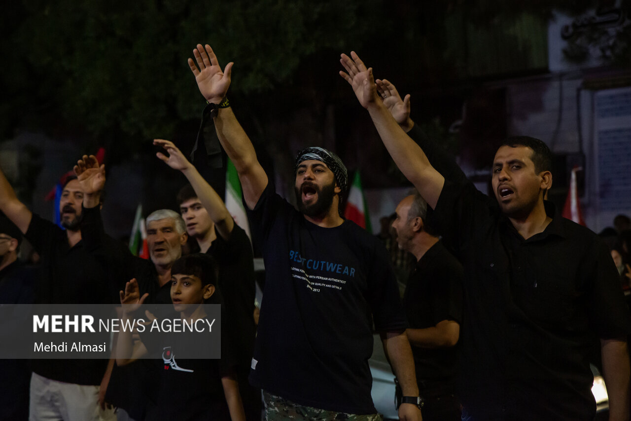 اشک و ماتم در شام غریبان رهبر شهید