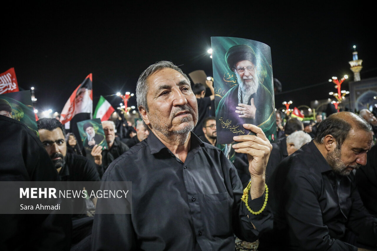 بزرگداشت رهبر شهید انقلاب در حرم مطهر رضوی