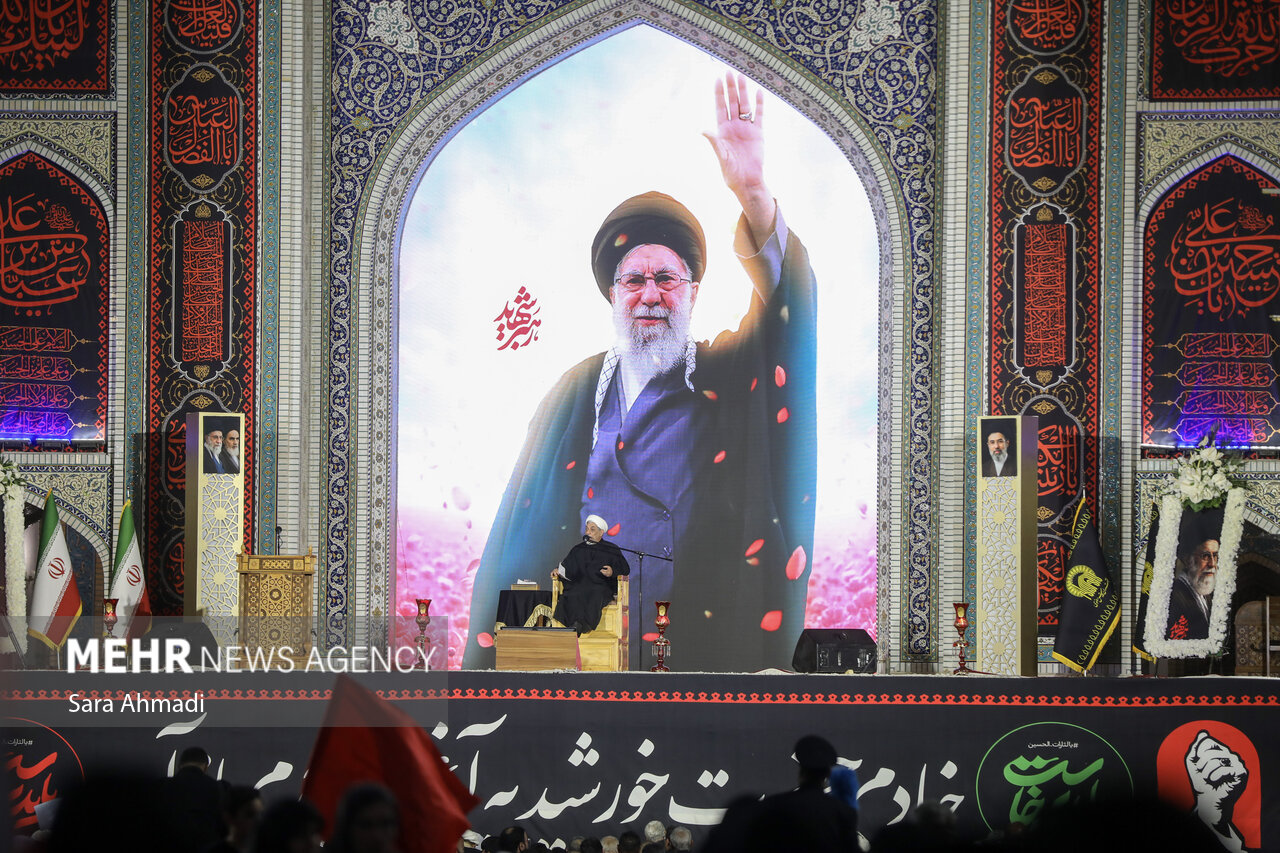 بزرگداشت رهبر شهید انقلاب در حرم مطهر رضوی