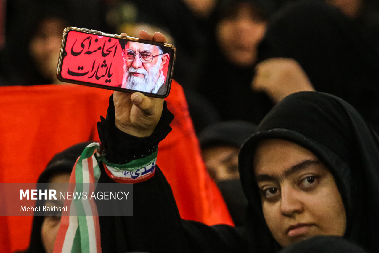 بزرگداشت رهبر شهید انقلاب در حرم حضرت معصومه (س)