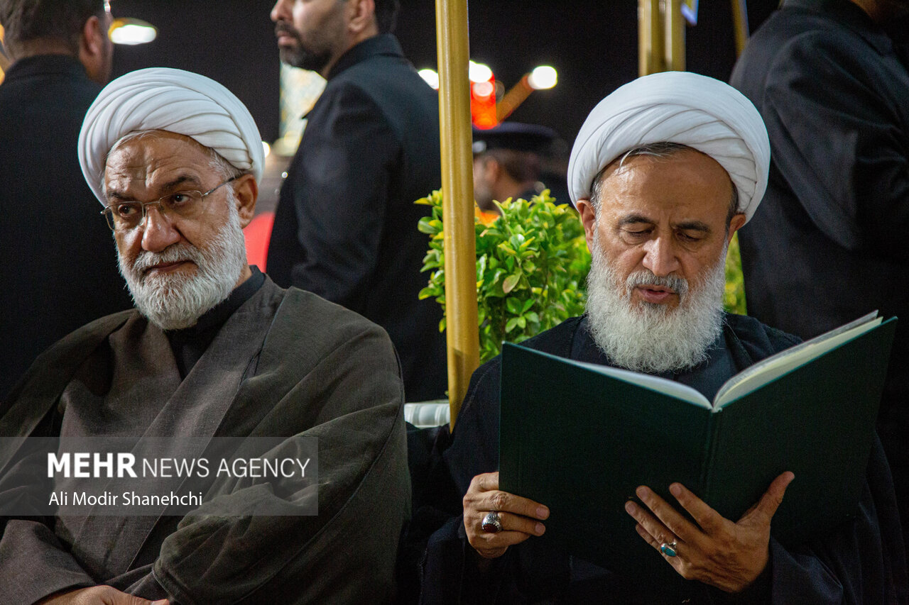 دومین شب بزرگداشت رهبر شهید انقلاب در حرم امام رضا (ع)