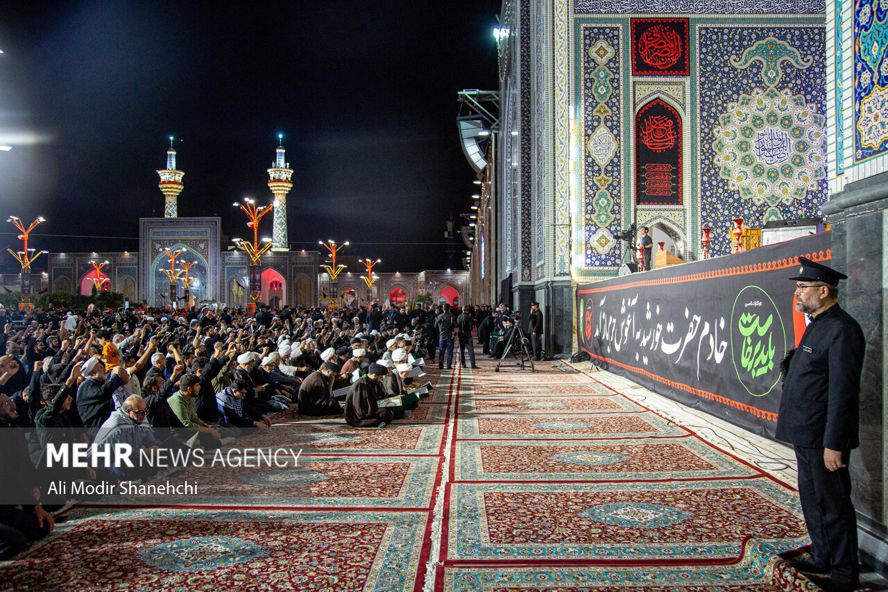 دومین شب بزرگداشت رهبر شهید انقلاب در حرم امام رضا (ع)