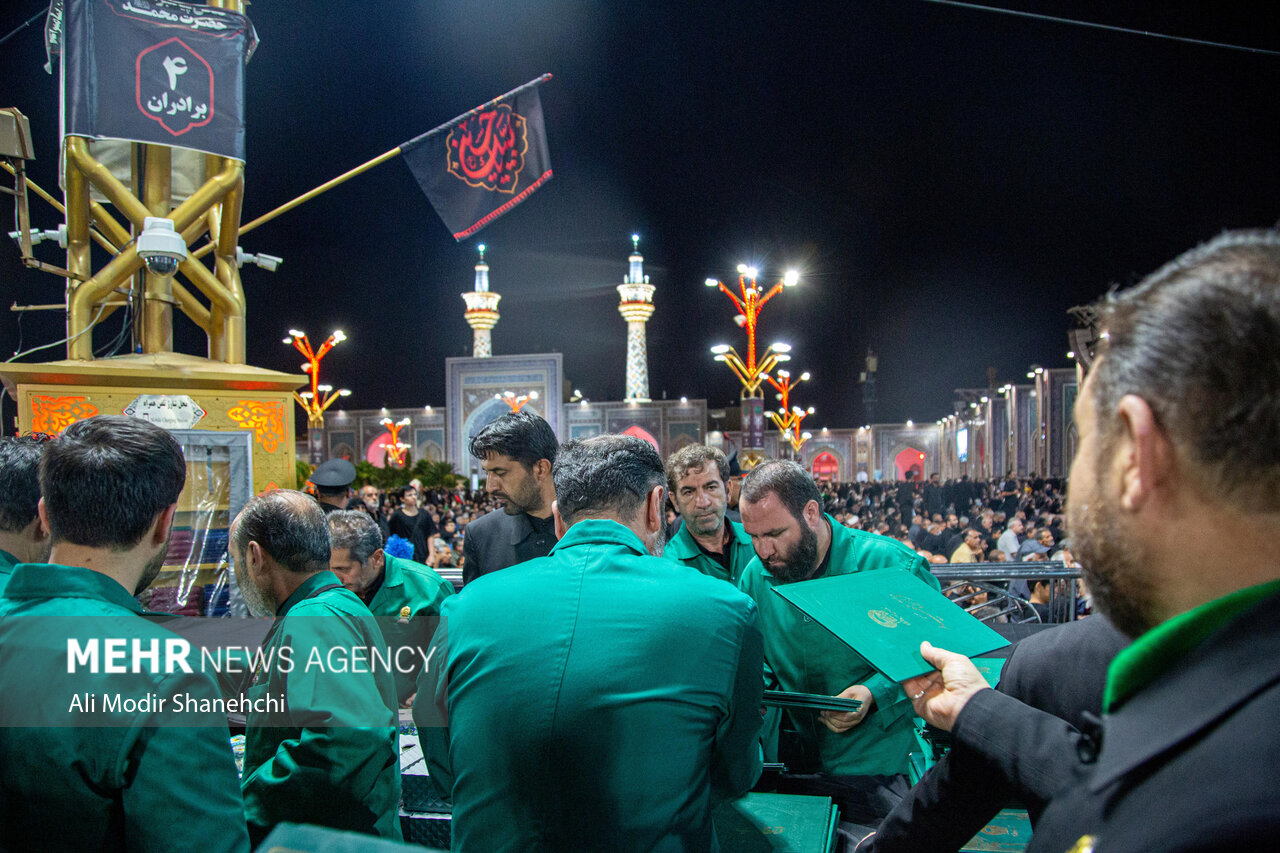 دومین شب بزرگداشت رهبر شهید انقلاب در حرم امام رضا (ع)