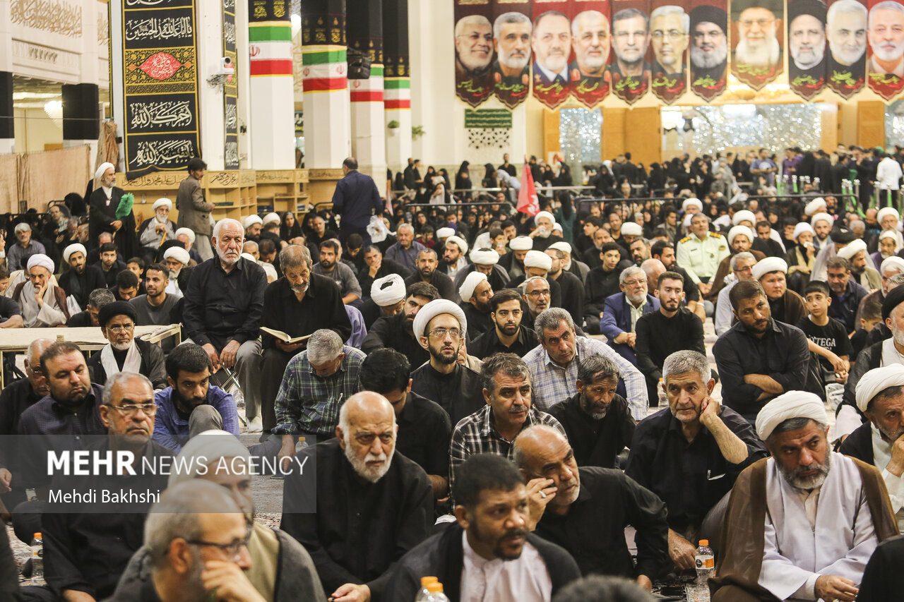 بزرگداشت رهبر شهید در حرم حضرت معصومه(س)