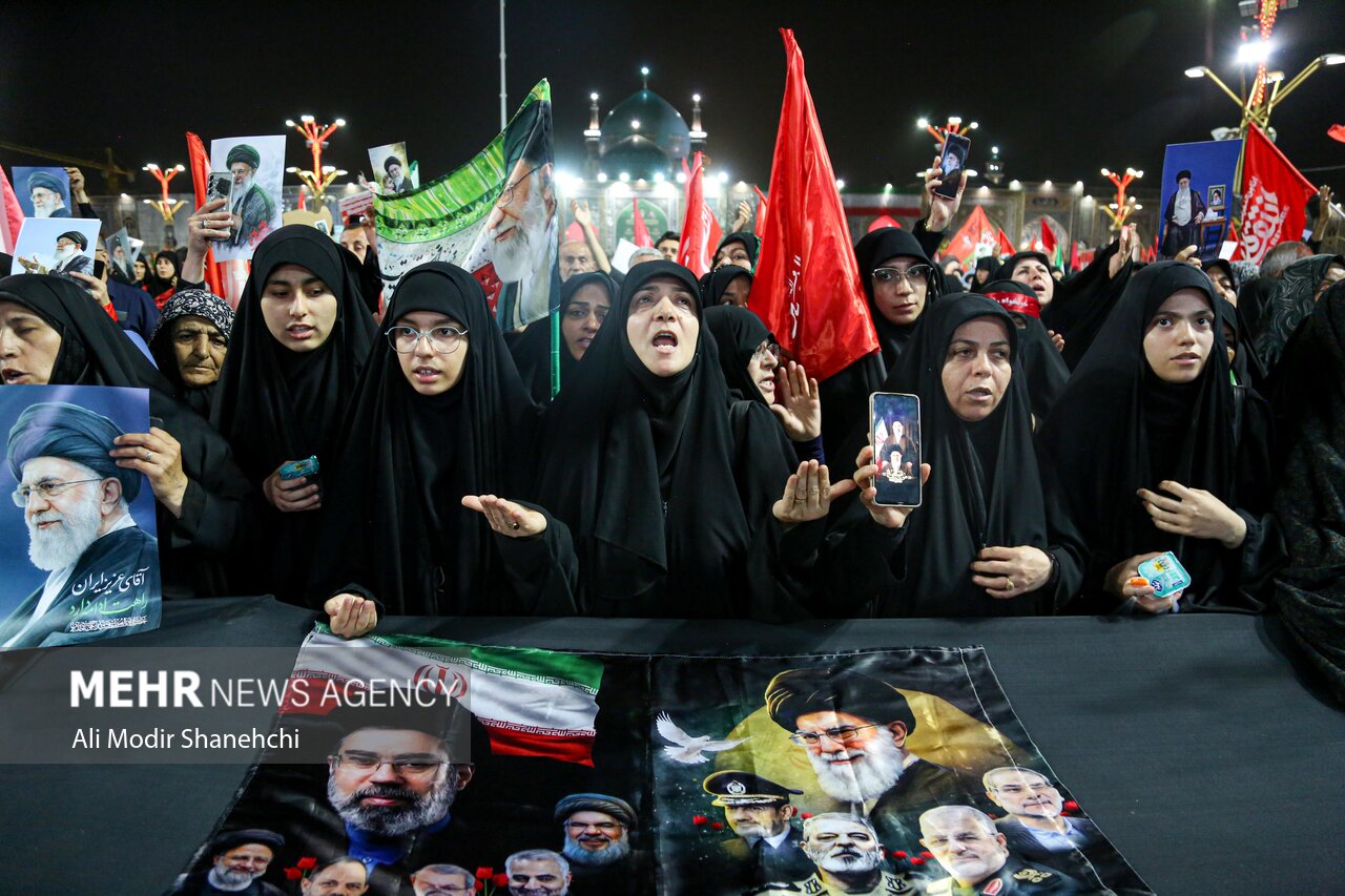 سومین شب بزرگداشت رهبر شهید انقلاب در حرم امام رضا (ع)