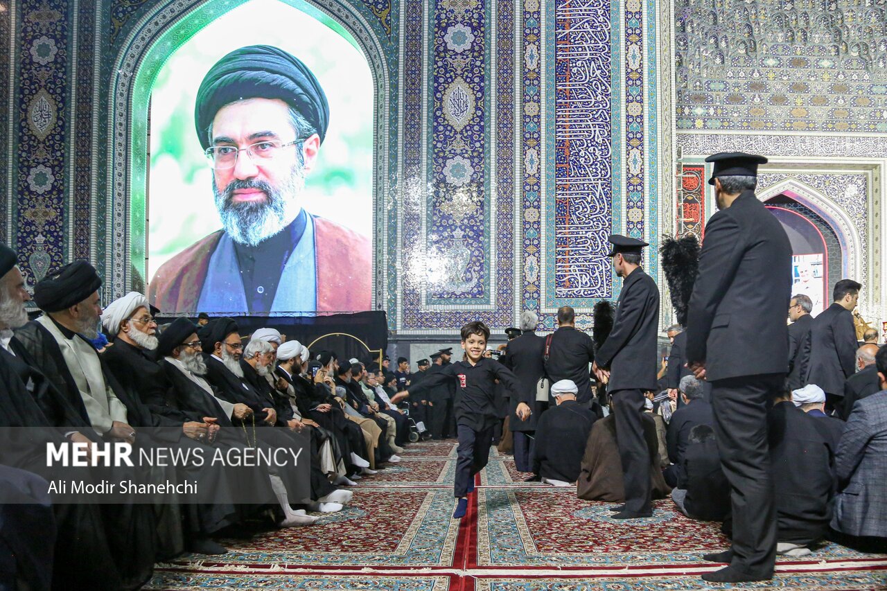 سومین شب بزرگداشت رهبر شهید انقلاب در حرم امام رضا (ع)