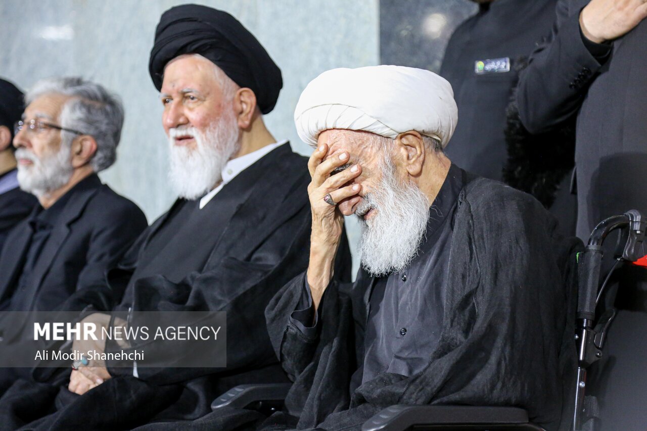 سومین شب بزرگداشت رهبر شهید انقلاب در حرم امام رضا (ع)