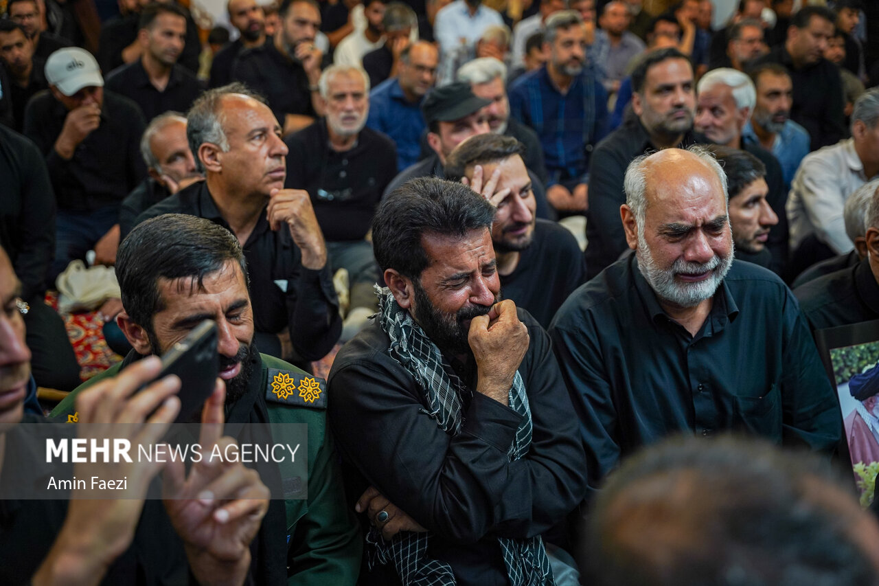 تشییع پیکر پاسدار شهید «محمد ناصر دلیرور» در حرم شاهچراغ(ع)