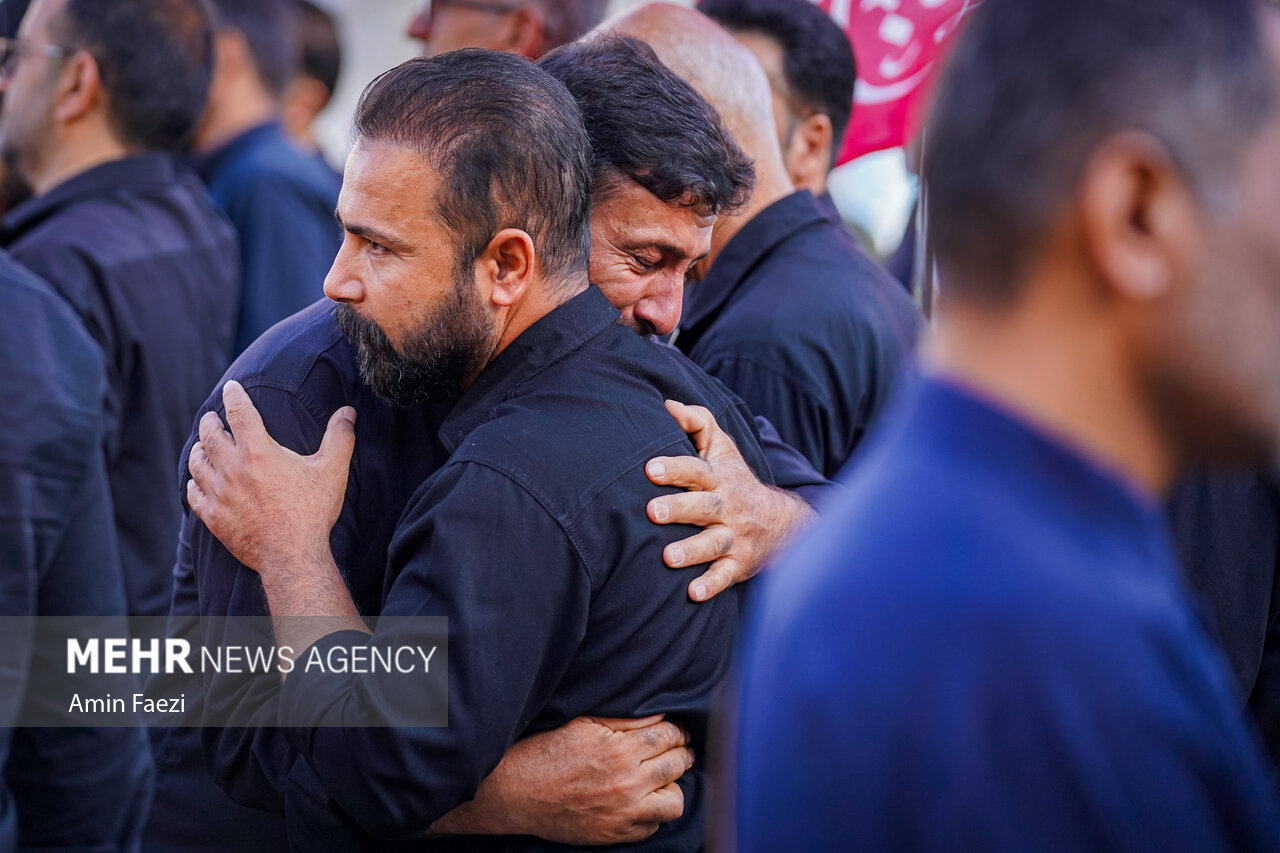 تشییع پیکر پاسدار شهید «محمد ناصر دلیرور» در حرم شاهچراغ(ع)