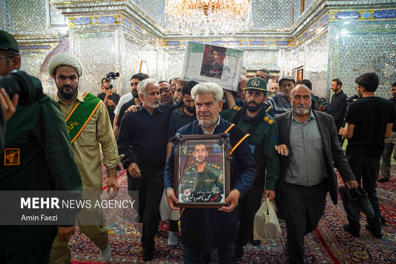 تشییع پیکر پاسدار شهید «محمد ناصر دلیرور» در حرم شاهچراغ(ع)