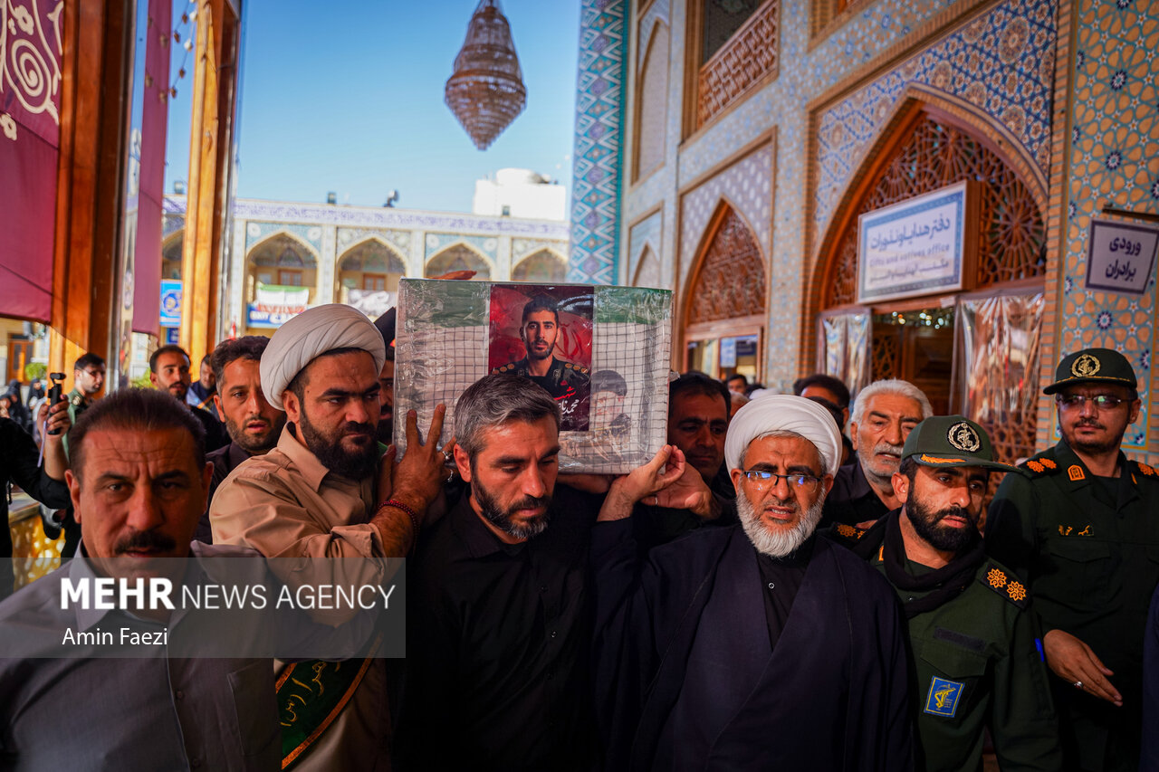 تشییع پیکر پاسدار شهید «محمد ناصر دلیرور» در حرم شاهچراغ(ع)