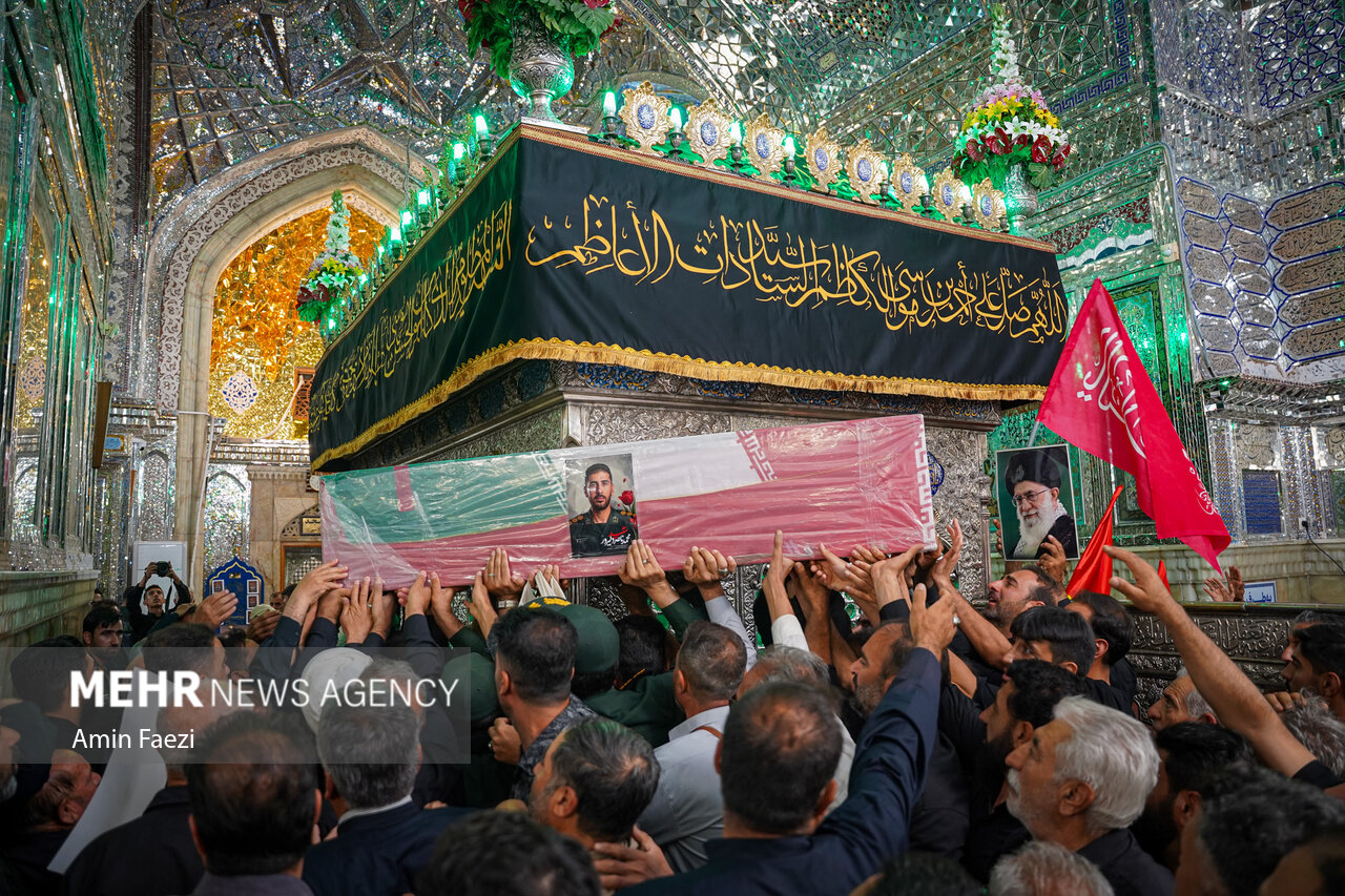 تشییع پیکر پاسدار شهید «محمد ناصر دلیرور» در حرم شاهچراغ(ع)