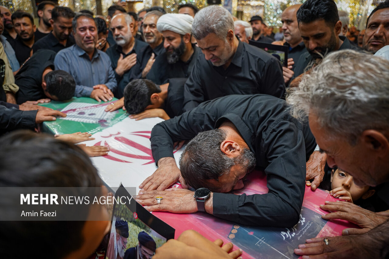 تشییع پیکر پاسدار شهید «محمد ناصر دلیرور» در حرم شاهچراغ(ع)