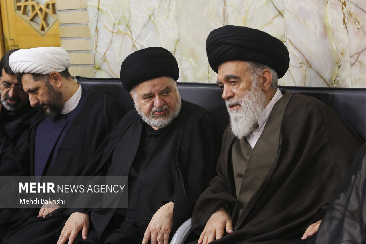 بزرگداشت رهبر شهید از سوی آیت الله مکارم شیرازی در قم
