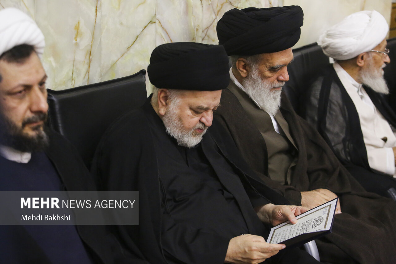 بزرگداشت رهبر شهید از سوی آیت الله مکارم شیرازی در قم