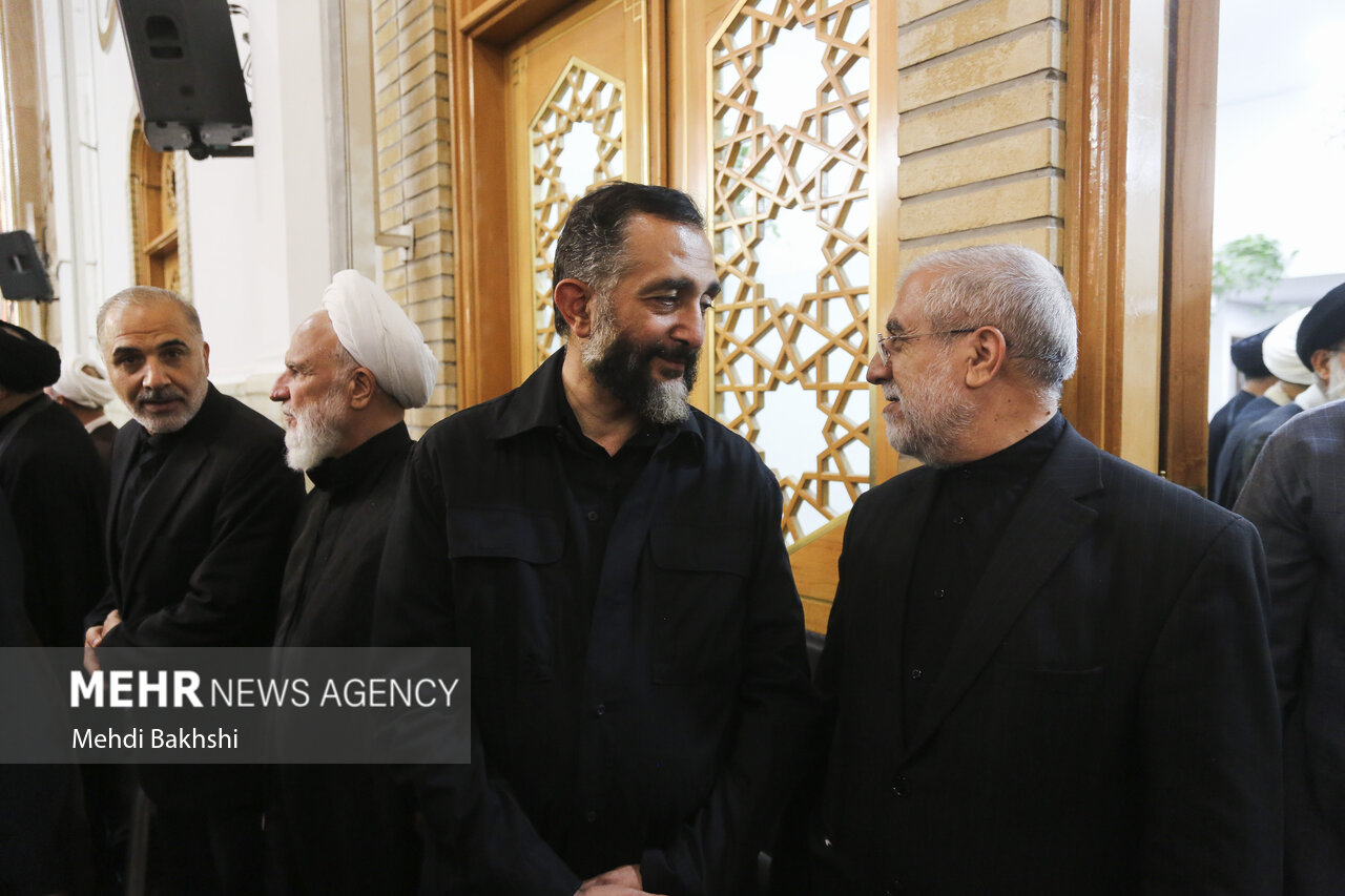 بزرگداشت رهبر شهید از سوی آیت الله مکارم شیرازی در قم
