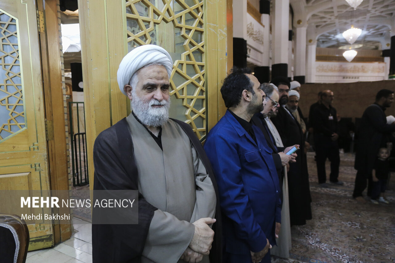 بزرگداشت رهبر شهید از سوی آیت الله مکارم شیرازی در قم