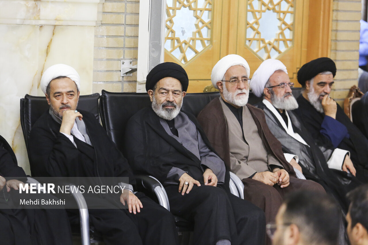 آیین بزرگداشت رهبر شهید از سوی آیت الله سبحانی