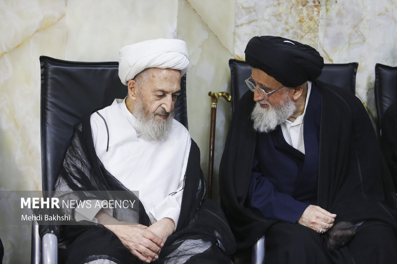 آیین بزرگداشت رهبر شهید از سوی آیت الله سبحانی