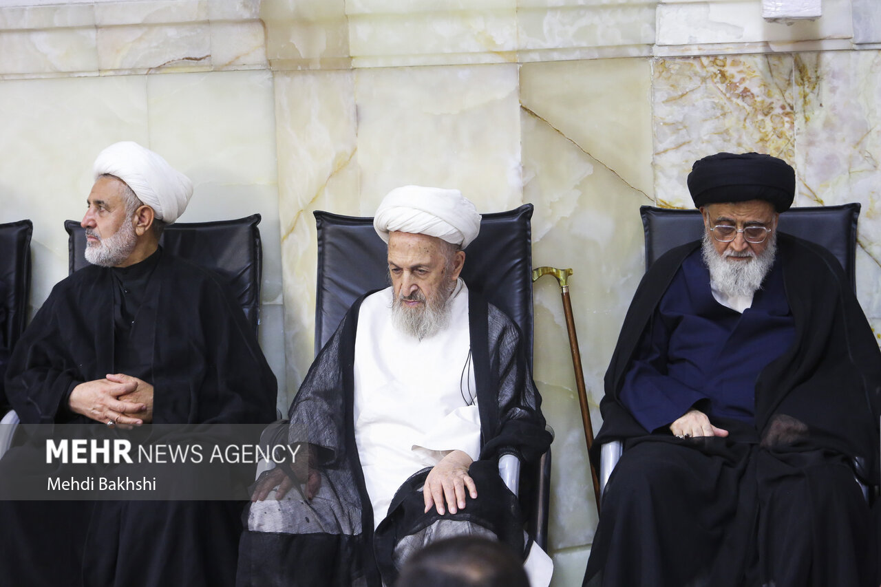 آیین بزرگداشت رهبر شهید از سوی آیت الله سبحانی