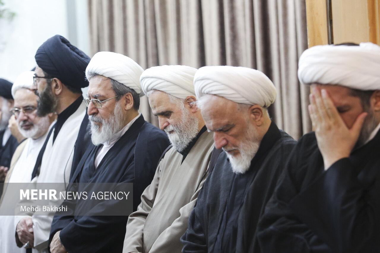 آیین بزرگداشت رهبر شهید از سوی آیت الله سبحانی