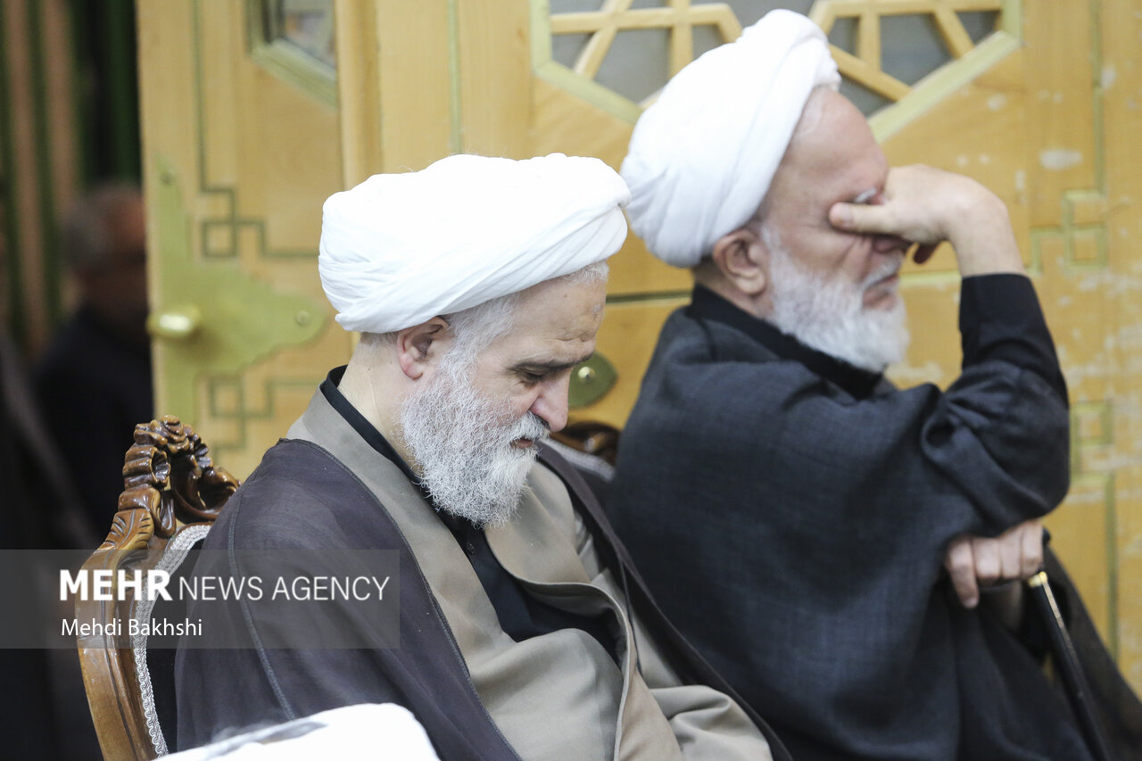 آیین بزرگداشت رهبر شهید از سوی آیت الله سبحانی