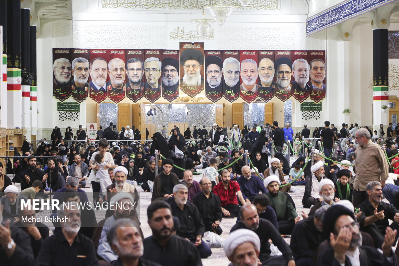 آیین بزرگداشت رهبر شهید از سوی آیت الله سبحانی